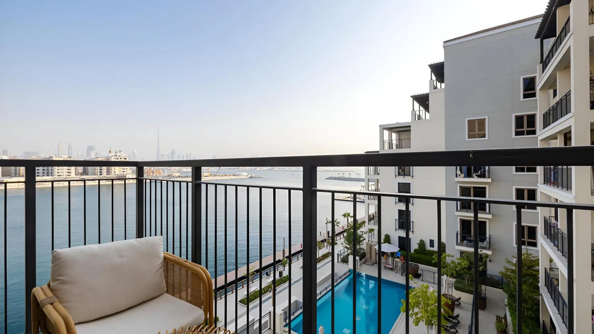 Full Sea And Pool View 1Br Le Pont Bldg3 Apartment Dubai
