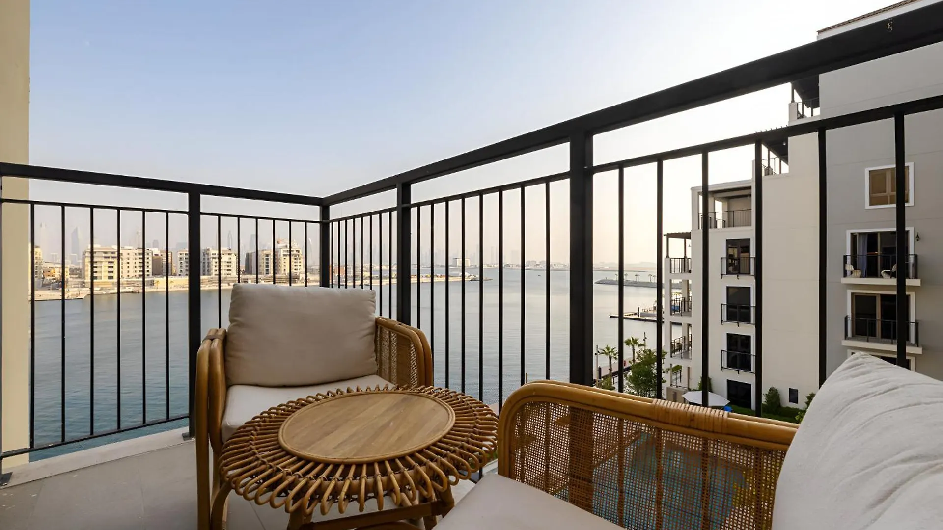 Full Sea And Pool View 1Br Le Pont Bldg3 Apartment Dubai